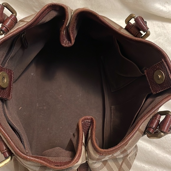 Authentic Burberry Women’s Handbag - Picture 7 of 8